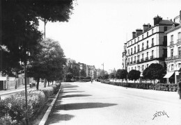 Nantes * Le Cours Des 50 Otages * Commerces Magasins - Nantes