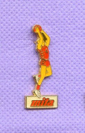 Rare Pins Basketball Mita I665 - Basketbal