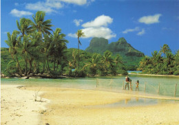 POLYNESIE FRANCAISE - Bora Bora - Plage - Animé - Enfants - Filets De Pêche - Carte Postale - Polinesia Francesa