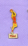 Rare Pins Basketball Eau Vittel I668 - Basketball