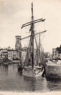 La Rochelle - Le Quai Vallin Et L'église Saint Sauveur - La Rochelle