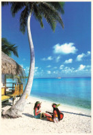 [-5%] POLYNESIE FRANCAISE - Romancing On White Sandy Beach - Joie De Vivre Au Bord De Leau - Carte Postale - Französisch-Polynesien
