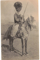 AFRIQUE DU NORD ALGERIE MILITARIA SCENES ET TYPES  : CAVALIER D'UN GOUM DU SUD - Hommes