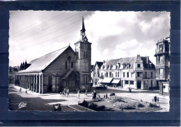 62. Berck Plage. La Place De L'église. Cpsm Petit Format - Berck