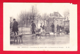 F-94-Joinville-15P96 Inondations De Janvier 1910, La Passerelle De Polangis, Animation, Cpa  - Joinville Le Pont