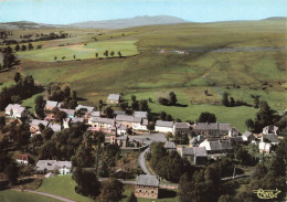 Espinchal * Vue Générale Aérienne Du Village , Sur La Chaine Du Sancy - Otros & Sin Clasificación