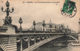 FRANCE - Paris - Vue Sur Le Pont Alexandre (de Profil) - Vue Panoramique - Bateau -  Carte Postale Ancienne - Ponti