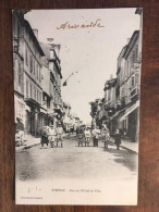 Cpa 24 Dordogne, Ribérac, Rue De L'Hôtel De Ville, Animée, Imprimerie Ladoire, écrite En 1910 - Riberac