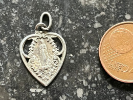 24WIL - Médaille Religieuse Coeur Prob Argent ND De Lourdes - Otros & Sin Clasificación