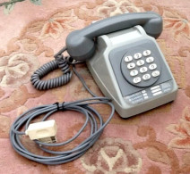 Années 1980 Téléphone à Cadran H.P.F 74 Bonneville (Haute-Savoie) Socotel Modèle S63 - Téléphonie