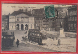 Carte Postale 08. Sedan Hotel De Ville Place Turenne  Tramway   Très Beau Plan - Sedan