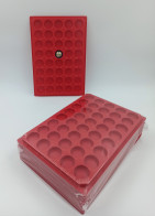 LOT 50 BOX - COLLECTEURS - PLATEAUX PLASTIQUE ROUGES POUR CAPSULES MUSELETS - 40 CASES RONDES - SANS COUVERCLE - Other & Unclassified