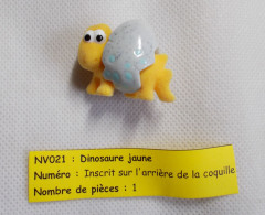 Kinder - Dinosaure Jaune ( Recouvert En Partie D'un Fin Duvet) - NV021 - Sans BPZ - Aufstellfiguren