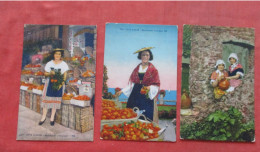Lot Of 3 Cards.  France.  Women Costumes.  Ref 6387 - Europa