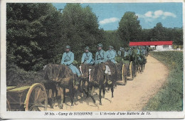 CPSM. 02 CAMP DE SISSONNE. L'ARRIVEE D'UNE BATTERIE DE 75. 1935. - Regiments