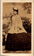  Carte De Visite Cdv Photo Vintage Albumen Verneuil Boulogne  Jeune Femme Mode  - Personas Anónimos