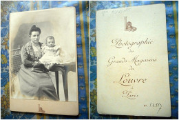 PHOTO GRAND CDV MME AUVYNET ET SON BEBE  MODE   Cabiinet DU LOUVRE  A PARIS - Anciennes (Av. 1900)