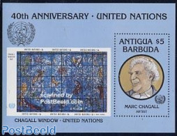 Antigua & Barbuda 1985 Marc Chagall S/s, Mint NH, History - United Nations - Stamps On Stamps - Art - Modern Art (1850.. - Briefmarken Auf Briefmarken