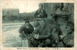 Doolies Taking Meal At Dairen - Cina