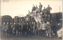 MILITARIA 14/18 CARTE PHOTO - Les Colis De Noel Dans Un Camp  - War 1914-18
