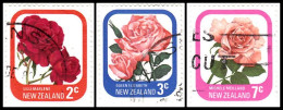1975 - 1979 - NUEVA ZELANDA - ROSAS - YVERT 646,647,651 - Sonstige & Ohne Zuordnung