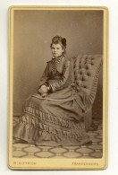 W7G40/ CDV Foto Junge Frau Schöne Kleidung, Atlier Dittrich, Frankenberg Ca.1880 - Other & Unclassified