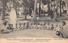 India - KUMBAKONAM - Sister Louise Of The Sacrament Supervises The Meals Of The Little Children - Publ. Missionary Catec - Indien
