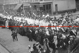 F006271 Kensington. Golborne Road. Roman Catholic Procession. 1910 - REPRODUCTION - Other & Unclassified