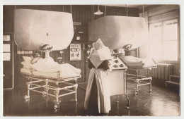 Hospital Room With Equipment, Interior, Nurse Rear Portrait, Vintage 1930s Orig Photo 13.9x8.9cm. (31226) - Objets