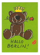 Hallo Berlin Carte Postale Illustrée Avec Ours En Peluche, Rose Et Baiser - Spielzeug & Spiele