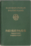 Q156  --  PASSPORT  --  DEUTSCHLAND  --  1982  --  LADY PHOTO  --  ANTIGUA & BARBUDA  -   THAILAND - ARABIAN COUNTRY - Historische Dokumente