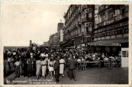 Blankenberghe - La Foule Sur La Digue - Blankenberge