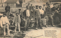 Isigny Sur Mer * Groupe De Pêcheurs * Thème Pêche - Autres & Non Classés