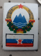 Socialist Republic Of SLOVENIA Coat Of Arms Flag Blason Vintage Ex Yugoslavia Pin - Villes
