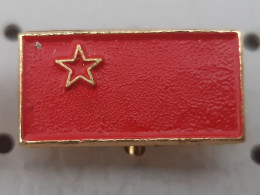 Flag Of Socialist Federal Republic Of Macedonia Ex Yugoslavia Small Pin - Villes