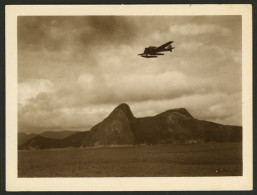 BRAZIL: Seaplane Flying Over Rio De Janeiro, Circa 1930, Original Photograph Of 12 X 9 Cm, VF Quality! - Sonstige & Ohne Zuordnung