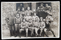 CPA  Militaria - Photo  Groupe De Soldats - Autres & Non Classés