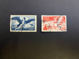 20-4-2024 (stamp) 2 Used Stamp - FRANCE - Poste Aerienne (100 Fr + 200 Fr) - 1927-1959 Gebraucht