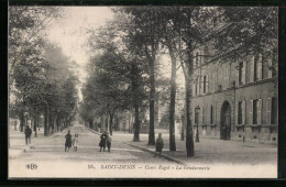 CPA Saint-Denis, Cours Ragot, La Gendarmerie  - Saint Denis