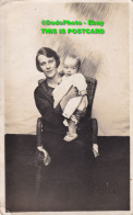 R433197 Woman And Child. Old Photography. Postcard. T. I. C - Welt