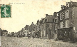 10672 CPA Ernée - Place Des Halles - Ernee