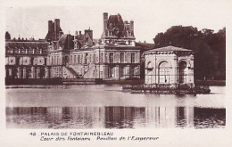 0-77186 01 21 - FONTAINEBLEAU - PALAIS - COUR DES FONTAINES - PAVILLON DE L'EMPEREUR - Fontainebleau