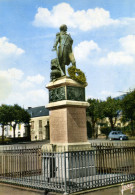 CPSM  CARHAIX  - Statue De La Tour D'Auvergne. - Carhaix-Plouguer