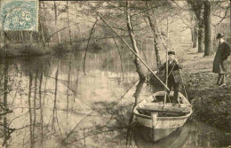 METIERS - Carte Postale D'un Pêcheur Au Carrelet En Eaux Douces - L 152090 - Fischerei