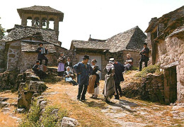 Folklore - Auvergne - Groupe Folklorique La Montagnarde - CPM - Carte Neuve - Voir Scans Recto-Verso - Costumes