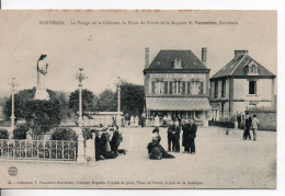 Carte Postale Ancienne Pontmain - La Vierge De La Colonne, La Place Du Parvis Et Le Magasin V. Pannetier, Sacristain - Pontmain