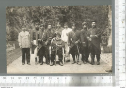 PG / Vintage // CPA PHOTO MILITAIRE Militaria UNIFORME EPEE  GROUPE DE SOLDATS à Identifier // Non Voyagée - Characters