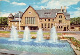 Bad Godesberg, Bahnhof Mit Bahnhofs-Gaststätte Und Wasserspielen - Bonn