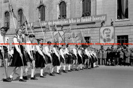 F014995 Pioneers. Parade. East Germany. 1950s - REPRODUCTION - Other & Unclassified