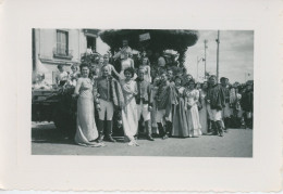 Photo Corso Avec Troupes D Artistes à Tours En 1943 - Personnes Anonymes